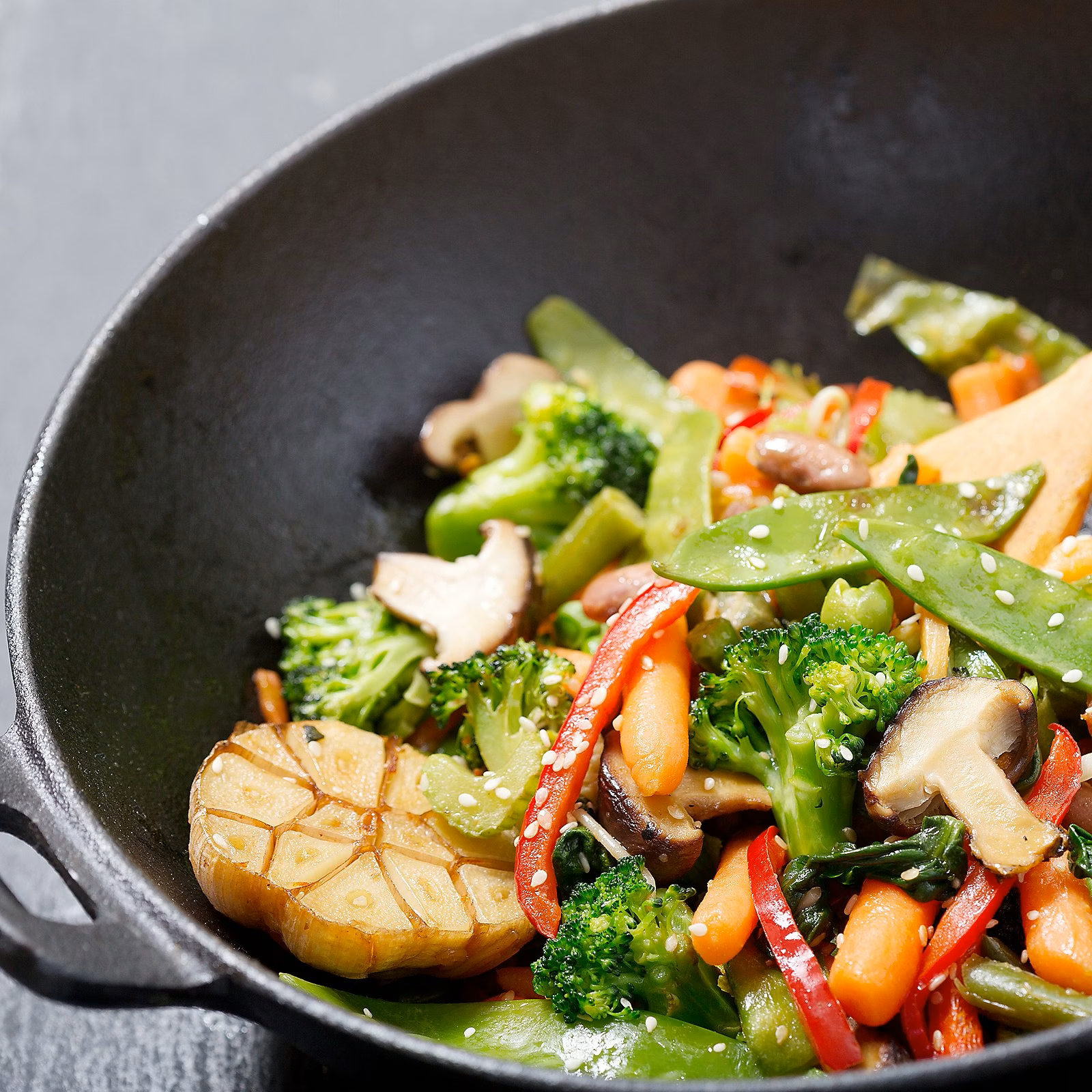 Thickened Flat-Bottom Cast Iron Wok JTWO-1015